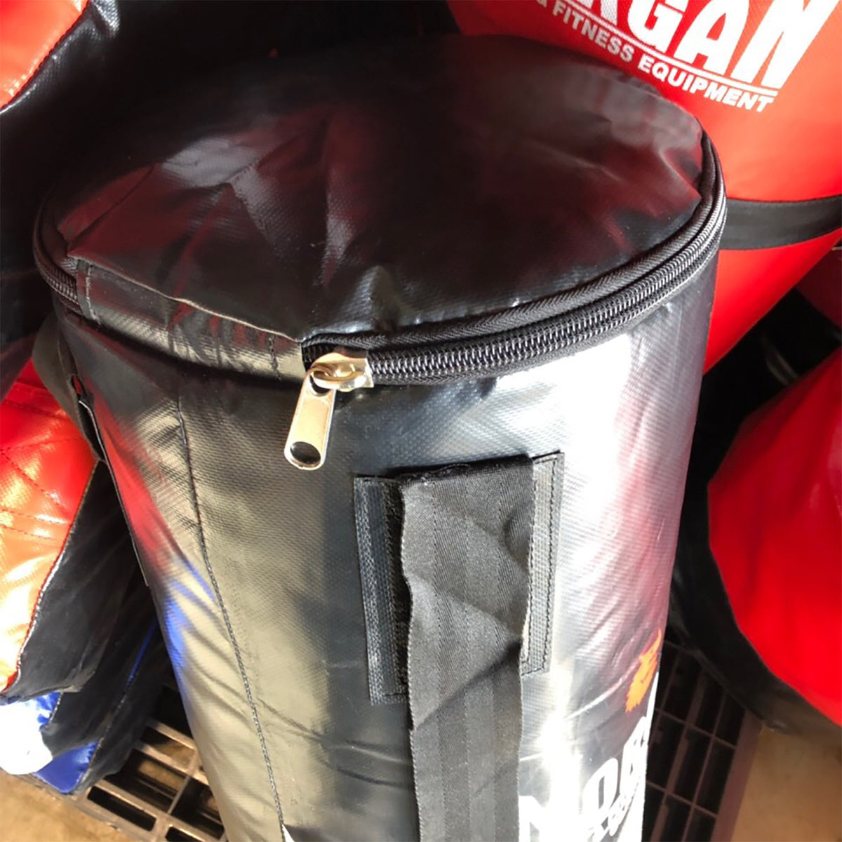 [Filled] MORGAN Short & Skinny Punch Bag